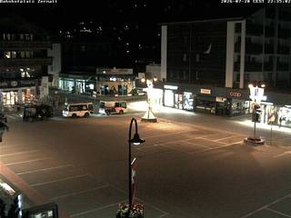 Bahnhofsvorplatz Zermatt